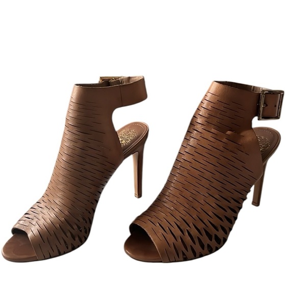 Vince Camuto strappy open toe Booties Heels
Size 8M - Picture 1 of 9